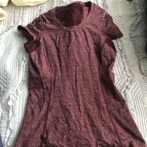 Lululemon maroon fitted shirt size 4